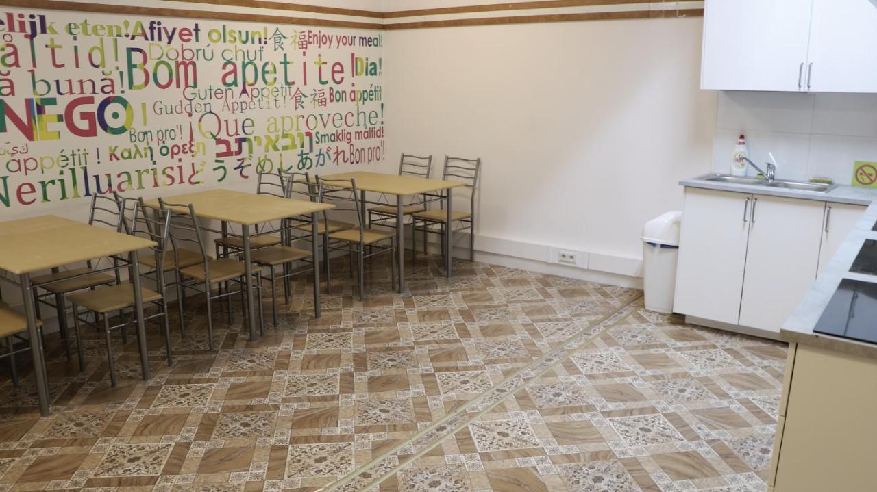 Sanera Hostel Varsó Kültér fotó